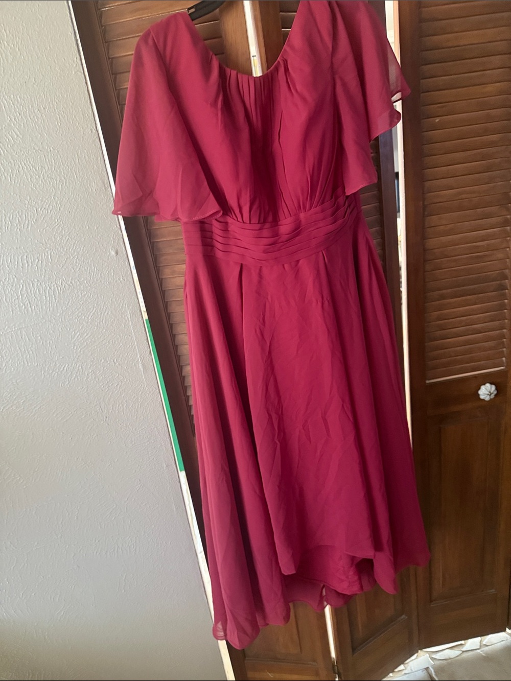 Elegant Burgundy Chiffon Women's Dress